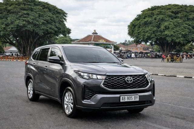 sewa rental innova reborn jogja, sewa innova jogja, sewa mobil innova jogja, sewa innova reborn yogyakarta, rental mobil innova terdekat, rental innova murah